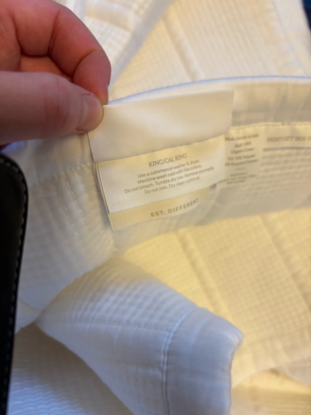 Boll & Branch Signature Modern Grid Quilt  King / Cal King Organic Cotton NWOT